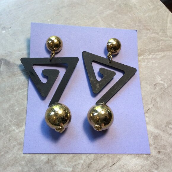 80s Black Triangle Earrings Gold Ball Accent Classic Geometric Glam #VintageBold - Picture 3 of 3